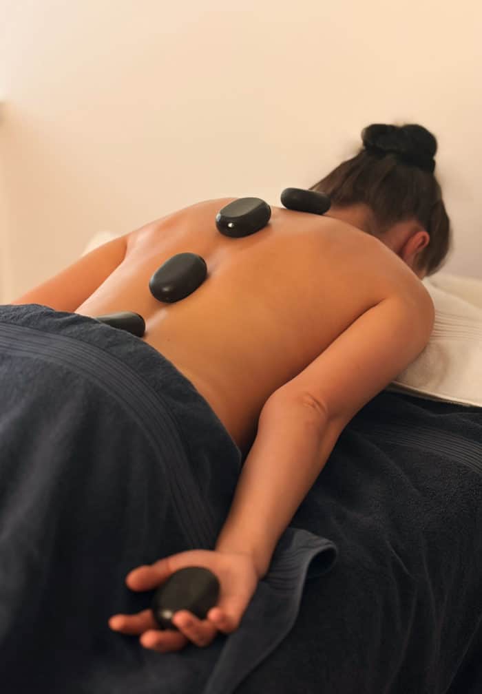 Centre bien être-massages pierres chaudes-all aesthetics Cannes-1